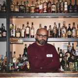 �Non sempre passa a trovarci il bravo ragazzo che magari stacca dal lavoro e viene a farsi una birra � afferma il 49enne titolare Pietro Caputo�. Soprattutto in settimana gira il �peggio�: persone poco raccomandabili che non fanno altro che ubriacarsi� 